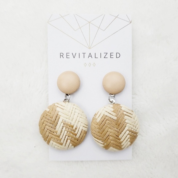 Circle Rattan Earrings - Picture 2 of 3